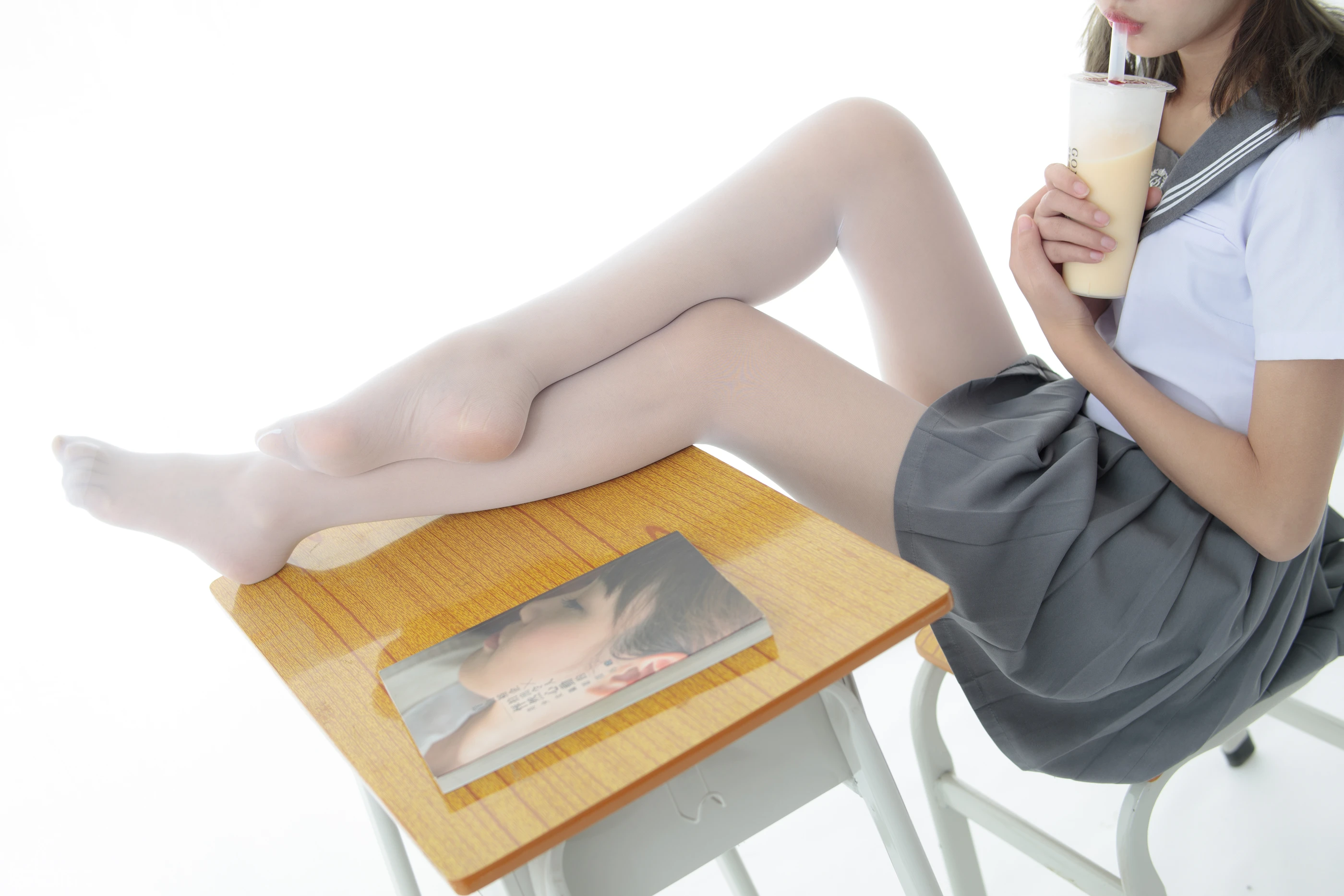 森萝财团 JKFUN 白丝网鞋合辑-1 [56P 1V]插图1